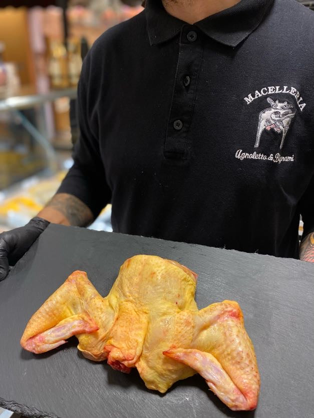 Ali di pollo allevato a terra